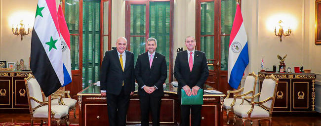 El Presidente de Paraguay, Sr. Mario Abdo Benítez, recibió las cartas credenciales del Dr. Sami Salameh, Embajador no residente de la República Árabe Siria (Foto: Presidencia Paraguay)