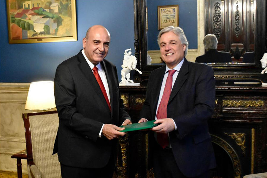El Sr. Embajador Extraordinario y Plenipotenciario de Siria, Dr. Sami Salameh junto al Ministro de Relaciones Exteriores de Uruguay Francisco Bustillo (Foto: Cancillería Uruguaya)