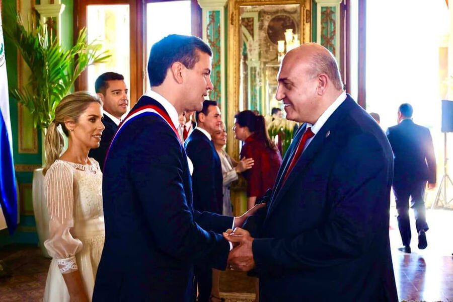 El nuevo mandatario paraguayo, Santiago Peña Palacios, recibió las felicitaciones del Sr. Embajador de Siria S.E. Sami Salameh, en representación del presidente Bashar al-Asad (Foto: Embajada de Siria en Argentina)