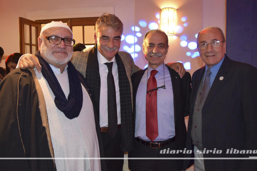 Sheij Mohsen Alí junto al Sr. Embajador de Palestina, Husni Abdel Wahed; el Presidente de la Asociación de Beneficencia Drusa (ABD), Daniel Attar, y el Director de DSL, Yaoudat Brahim en ocasión del 90º Aniversario de la ABD (Abril 26,2016 / Archivo DSL).