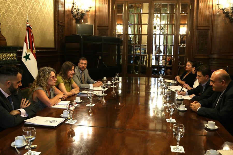 Reunión en la Embajada de Siria en Buenos Aires: el Embajador Sami Salameh recibió a los diplomáticos Sebastián Zavalla, Mateo Estremé y a la presidenta de ACIAH, Sabina Frederic (Foto: Cancillería Argentina)