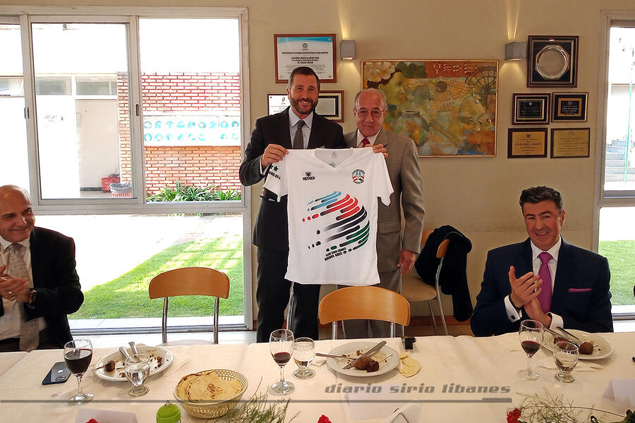 El Club Sirio Libanés agasajó al Ministro Mateo Estremé