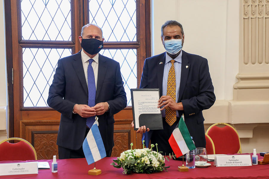 El Embajador de Kuwait Abdullah Ali Alyahya en visita oficial recibido por el Gobernador Omar Perotti