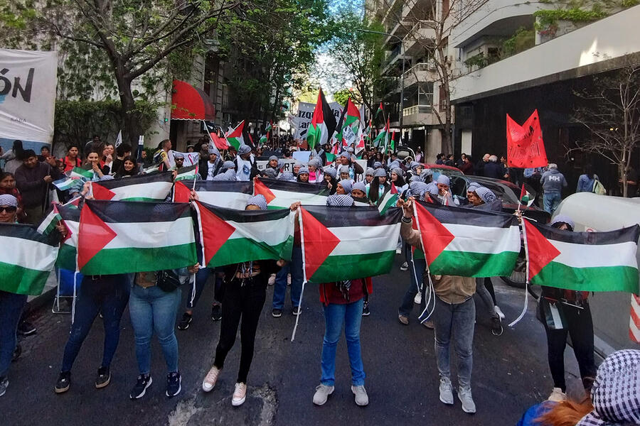 Masiva marcha en Buenos Aires exigió el fin del genocidio sobre el pueblo palestino  