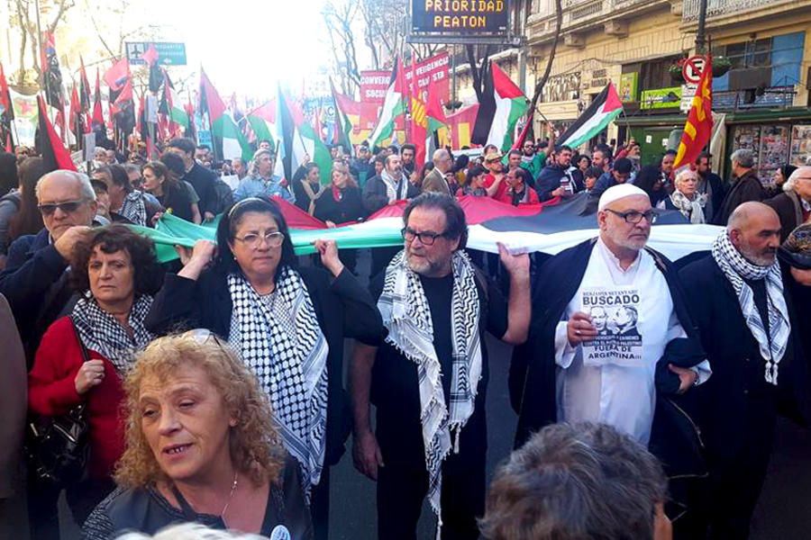 Multitudinaria marcha en repudio a Netanyahu