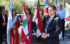 El Sr. Vicegobernador de la Provincia de Santiago del Estero, Dr. Carlos Silva Neder, encabezó el acto acompañando a las autoridades de la Sociedad Sirio Libanesa (Foto: Gobernación SDE)