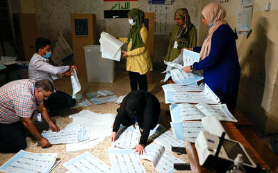 Irak cuenta votos tras una baja participación electoral Irak cuenta votos tras una baja participación electoral