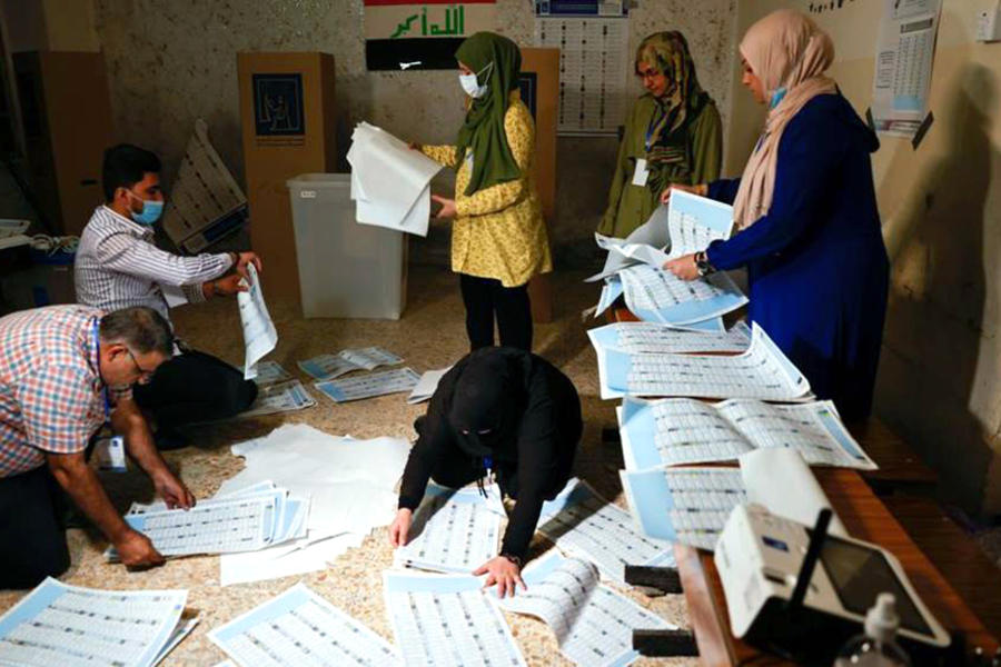 Irak cuenta votos tras una baja participación electoral