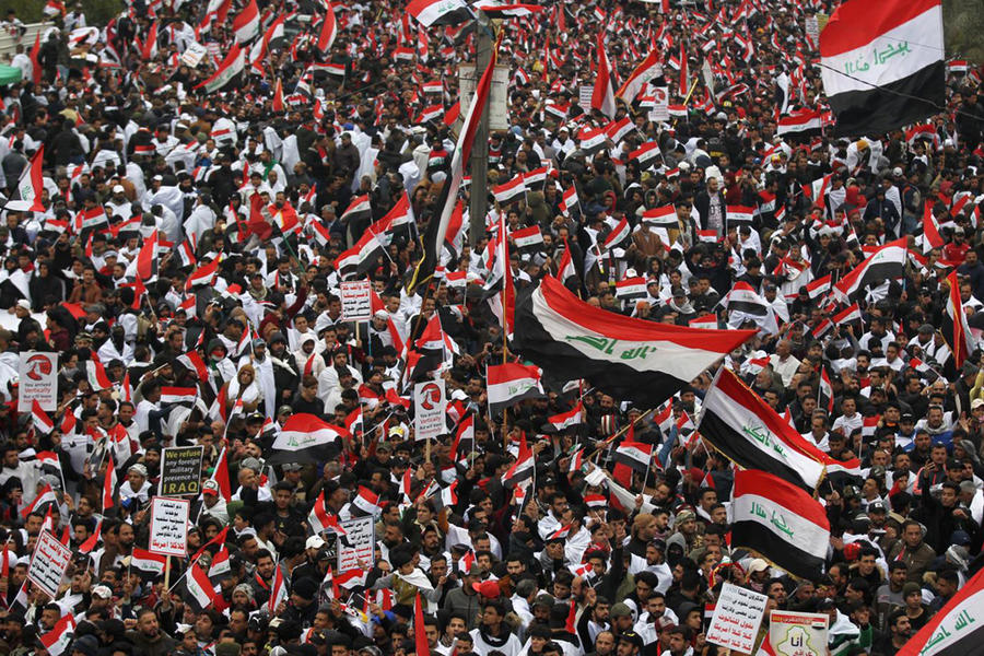 Miles de iraquíes se manifestaron en el corazón de la capital, Bagdad, el 24 de enero de 2020 para pedir la expulsión de las tropas de EEUU del país (Foto AFP)