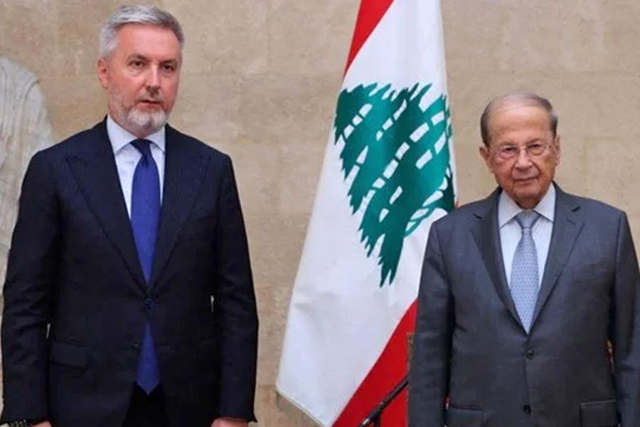El presidente Michel Aoun recibe al ministro de Defensa italiano Lorenzo Guerini en Baabda, el 24 de agosto de 2020 (The Daily Star / Dalati Nohra, HO)