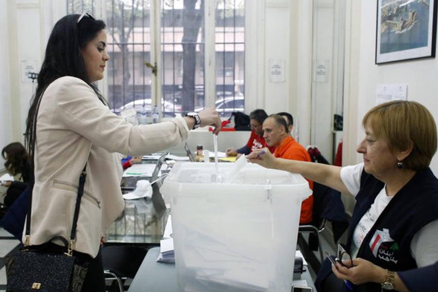 Emigrantes libaneses votan en elecciones legislativas