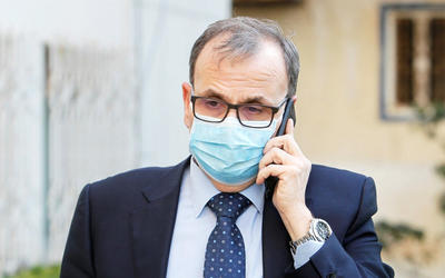 Abdel Rahman al Bizri, jefe del Comité Nacional de Vacunación contra el COVID-19. Foto: AFP. Abdel Rahman al Bizri, jefe del Comité Nacional de Vacunación contra el COVID-19. Foto: AFP.