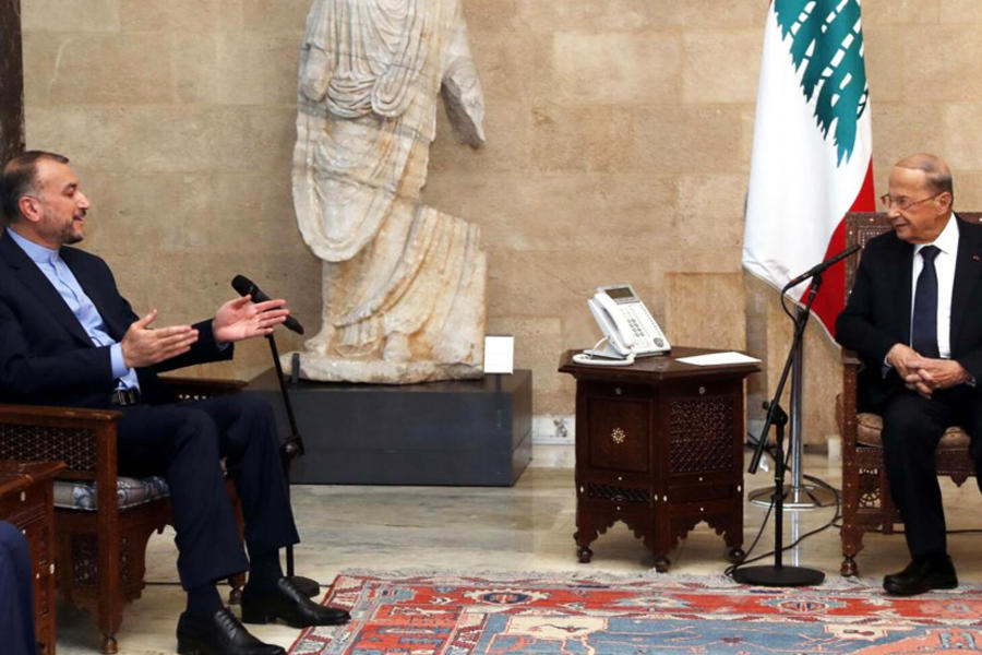El presidente libanés Michel Aoun, a la derecha, se reúne con el ministro de Relaciones Exteriores iraní, Hossein Amirabdollahian, en el palacio presidencial de Baabda, al este de Beirut, Líbano, el jueves 7 de octubre de 2021. Foto: NNA.