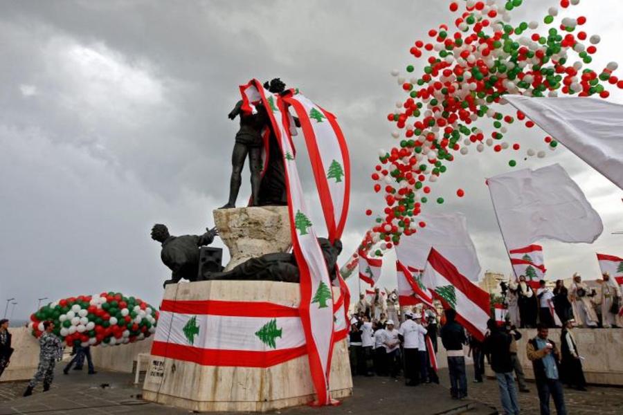 Líbano celebra Independencia, vuelve Hariri