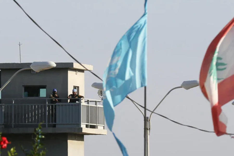 La fuerza de mantenimiento de la paz de las Naciones Unidas (FPNUL) en una torre de vigilancia en la zona costera sur libanesa de Naqura, junto a la frontera con Israel, el 11 de noviembre de 2020. AFP.