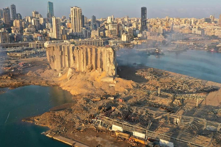 Imagen del puerto de Beirut tras la explosión. Foto: EFE.