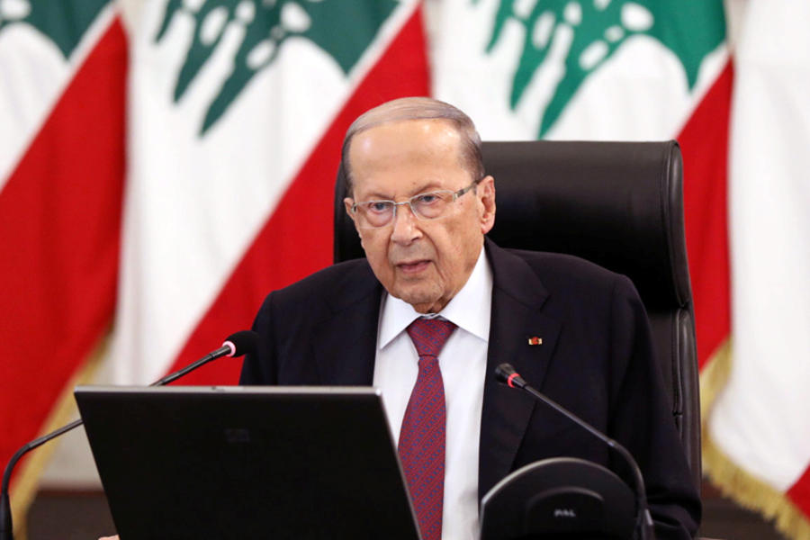 El presidente del Líbano, Michel Aoun, pronuncia un discurso en el palacio presidencial de Baabda este jueves [Mohamed Azakir / Reuters]