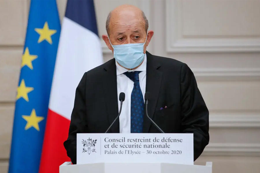 El ministro de Relaciones Exteriores francés, Jean-Yves Le Drian, habla en el Palacio del Elíseo. Foto : AFP.