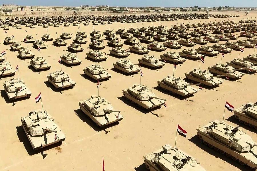 Egipto inaugura la base militar más grande de Oriente Medio y África