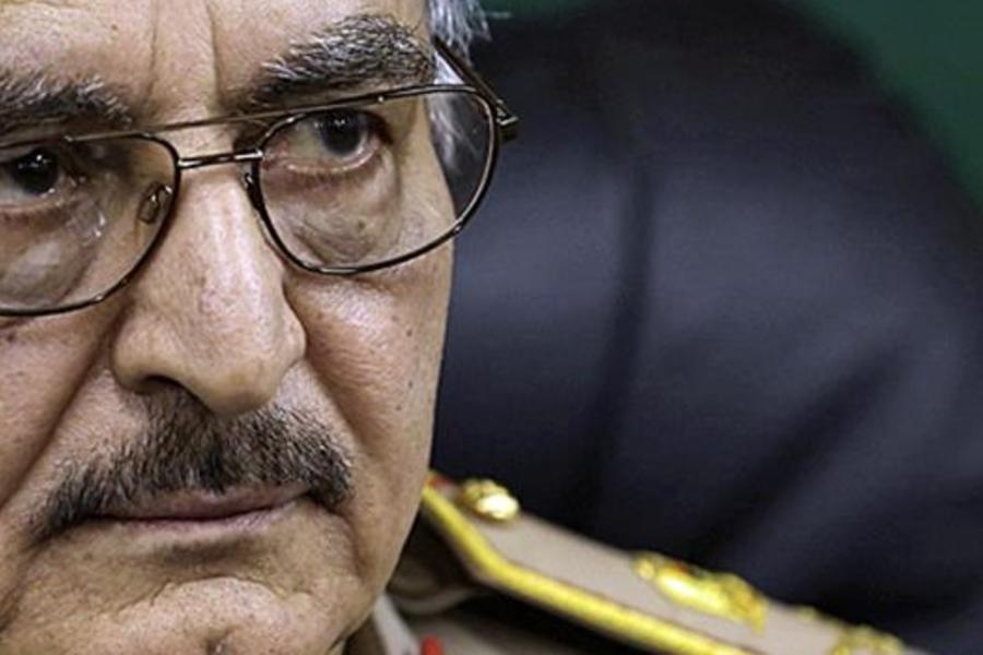 General Haftar toma dos terminales petrolíferas en Libia
