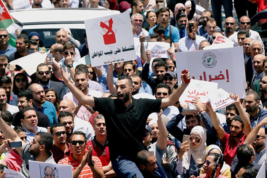 Manifestaciones en la capital jordana, Amman (Foto Muhammad Hamed / Reuters).