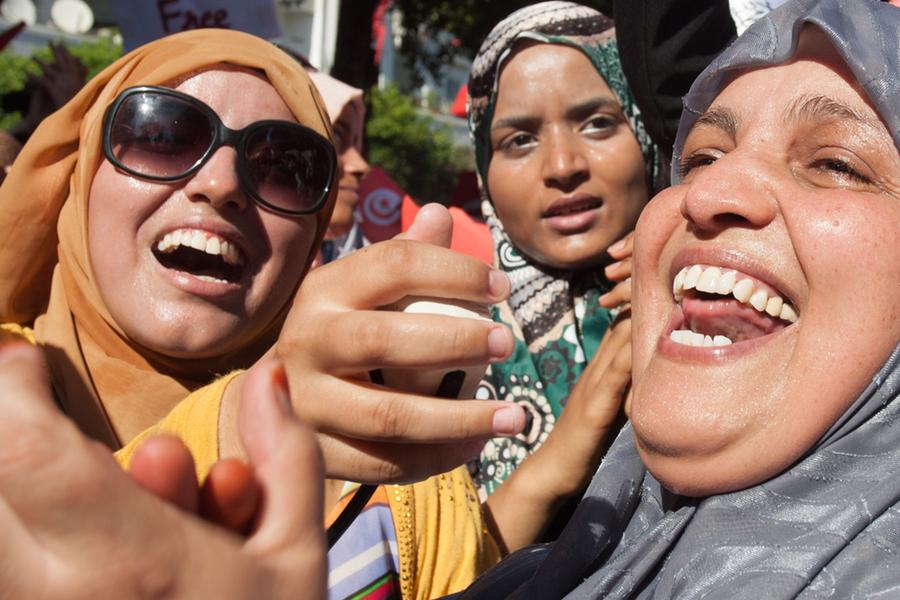 Túnez revoca prohibición de matrimonios mixtos
