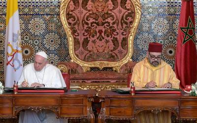 El Papa Francisco firmó la 'declaración de Jerusalén' en Marruecos El Papa Francisco firmó la 'declaración de Jerusalén' en Marruecos