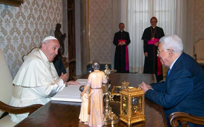 El presidente palestino Mahmoud Abbas fue recibido por el Papa Francisco en el Vaticano | Diciembre 3, 2018 (Foto ANSA) El presidente palestino Mahmoud Abbas fue recibido por el Papa Francisco en el Vaticano | Diciembre 3, 2018 (Foto ANSA)