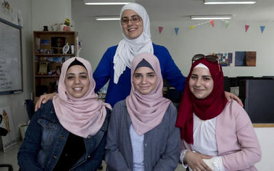 Jóvenes palestinas luchan por conseguir un premio en Silicon Valley Jóvenes palestinas luchan por conseguir un premio en Silicon Valley