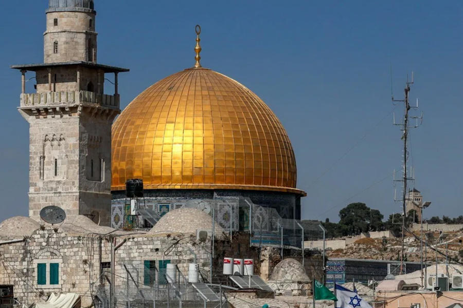 Palestina condena visita emiratí a Al-Aqsa bajo protección israelí