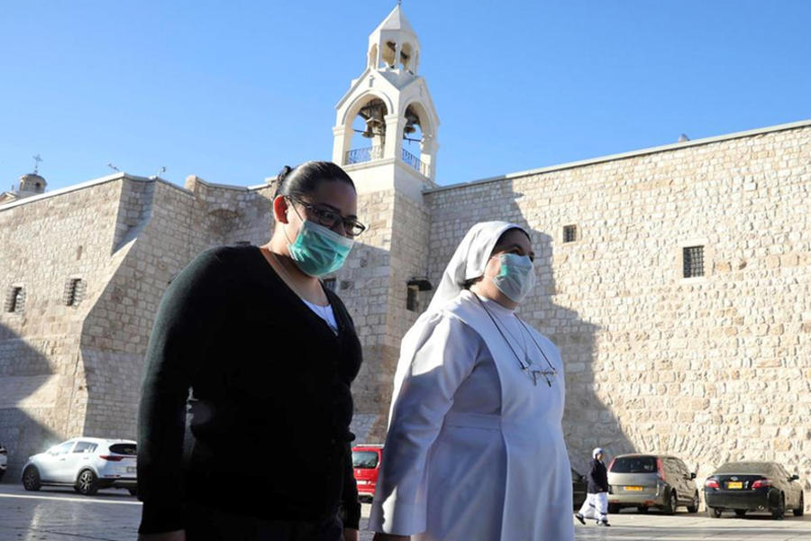 Iglesia de la Natividad, que reabrió el martes a los visitantes después de un cierre de casi tres meses debido al coronavirus, en Belén en la Cisjordania ocupada. Foto AP,
