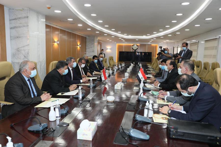 Las delegaciones ministeriales siria e iraquí mantuvieron una sesión de trabajo conjunto | Bagdad, Abril 29, 2021 (Foto: Min. de Petróleo – Irak)