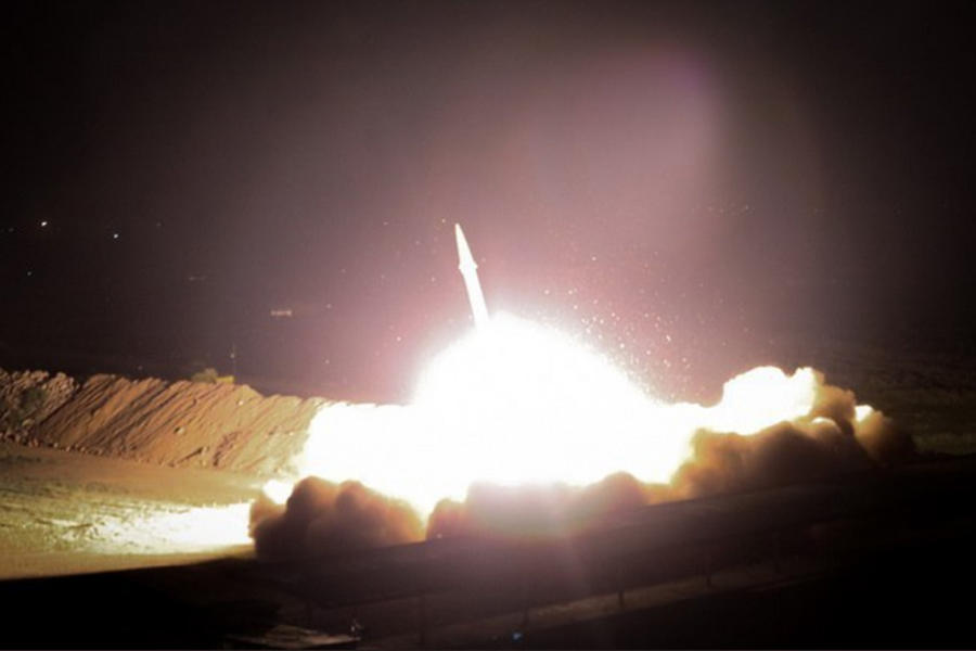 Irán ataca con misiles base aérea de Ain Al-Asad, utilizada por EEUU, en Al-Anbar, oeste de Irak  |  Enero 7, 2020 (Foto FarsNews)