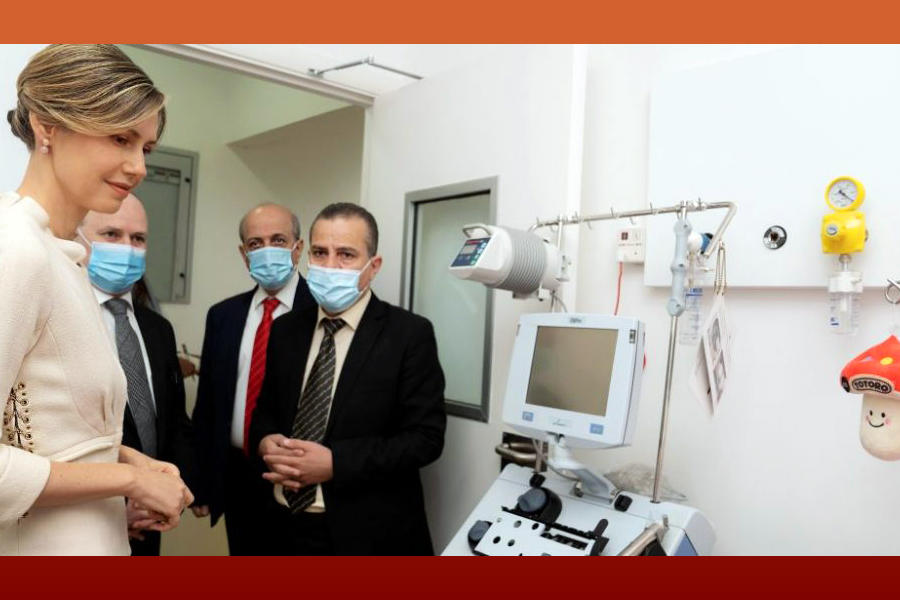 La primera dama siria Asmaa al-Asad visita el nuevo centro de Terapia Celular Infantil previo a su inauguración (Foto: SANA) 