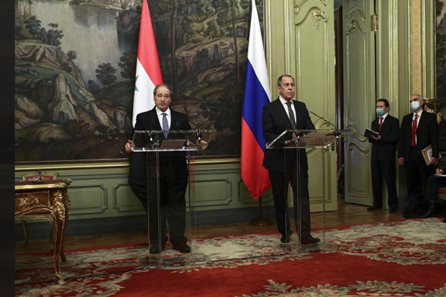Los ministros de Relaciones Exteriores de Siria, Faisal Mikdad y de la Federacion de Rusia, Sergei Lavrov, brindan conferencia de prensa conjunta  |  Diciembre 17, 2020 (Foto: Cancillería de Rusia) 