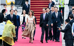 El presidente sirio, Bashar al-Asad, y su esposa, a su llegada a la ciudad china de Hangzhou. Foto: EUROPA PRESS.
