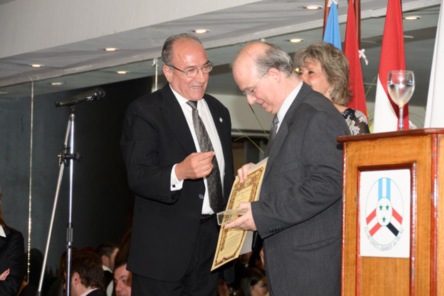 Ing. Fernando Hisas galardonado Ugarit 2011