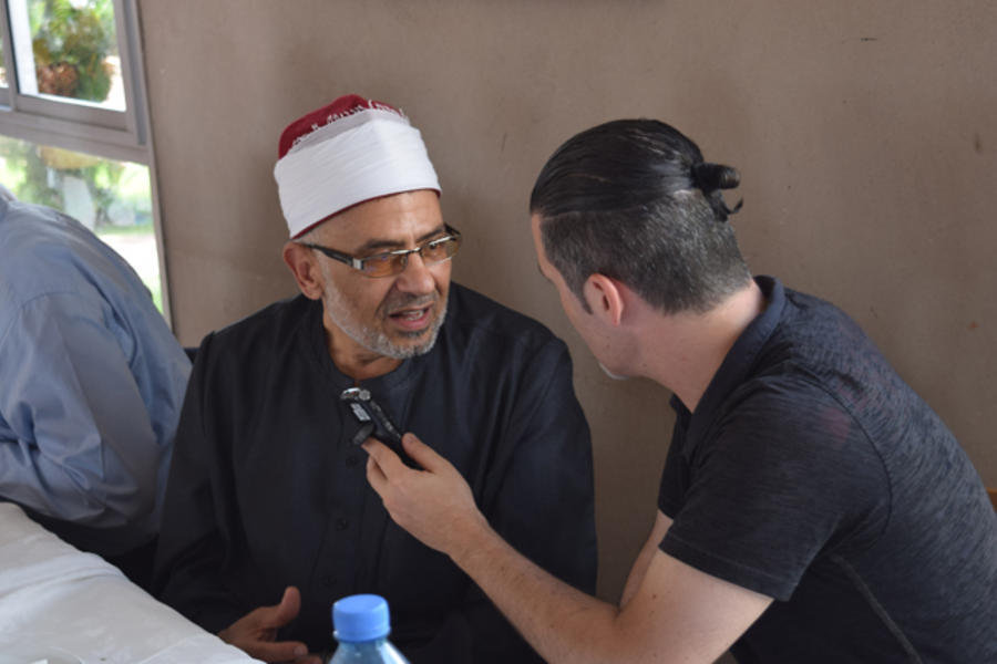 Entrevistando al Sheij Abdul-Nabi Al Hafnawi