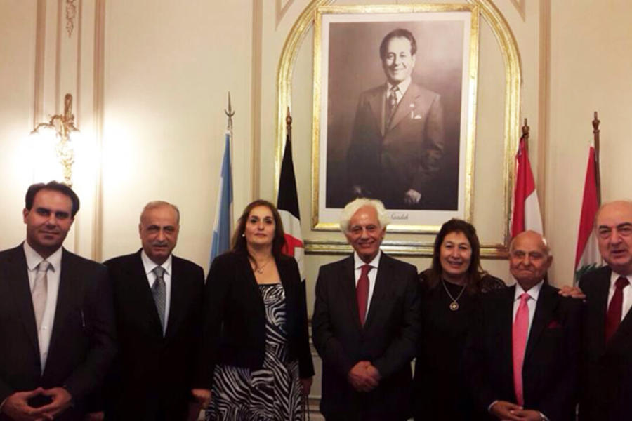 Cena en Asociación Cultural Siria: Dr. Bilal junto al Sr. Embajador y Sr. Cónsul de Siria en la Argentina y el Presidente de la ACS, Dn. Antonio Kasbo y Sra. junto a Dn. Adib Saquer (4 de junio)