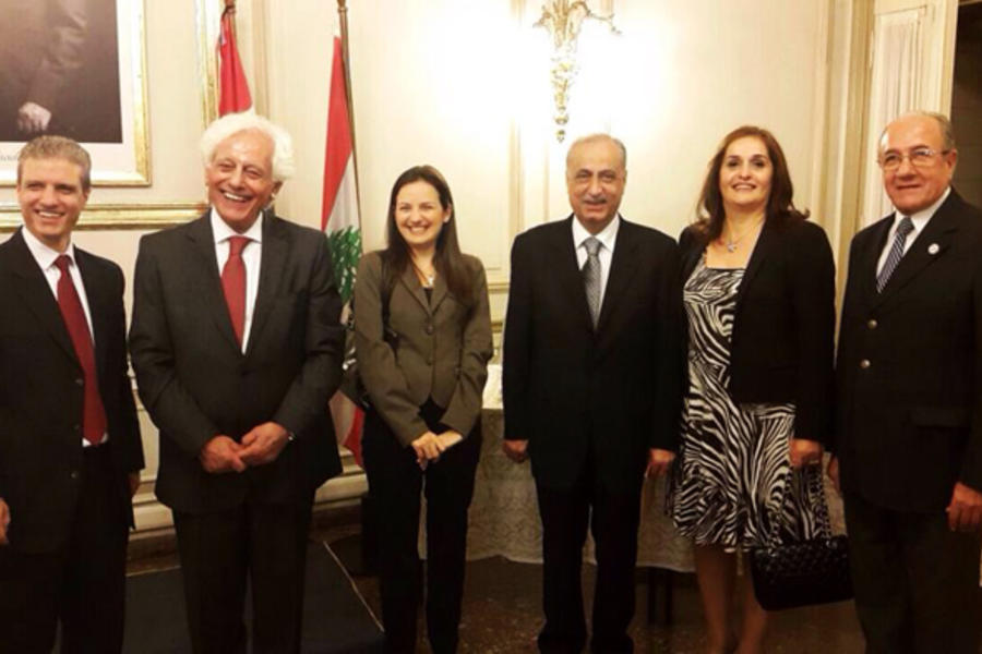 Cena en Asociación Cultural Siria: Dr. Bilal junto al Sr. Embajador de Siria, Dn. Hamzeh Dawalibi y Sra., autoridades de la institución y el Director de DSL, Dn. Yaoudat Brahim