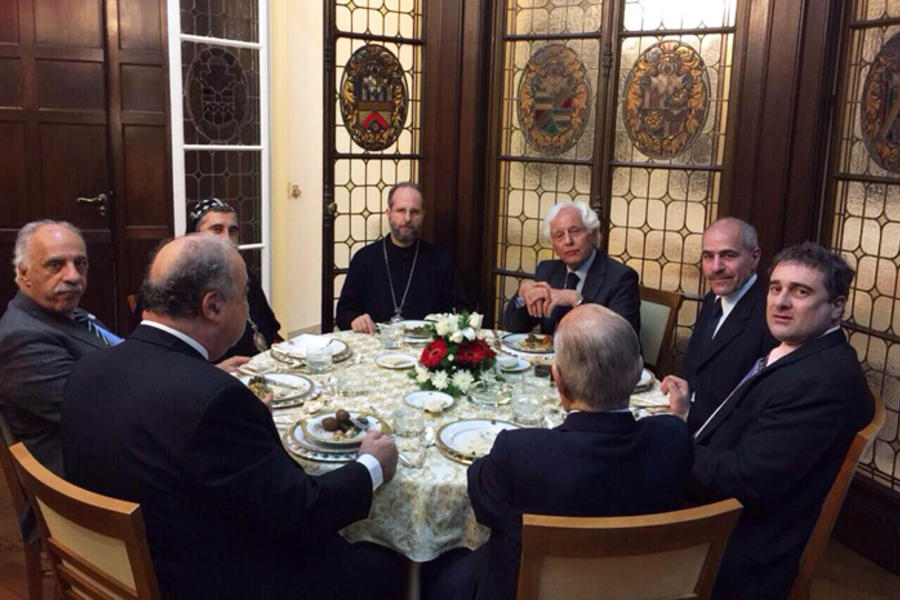 Cena en Embajada de Siria: Dr. Bilal con Monseñor Siluan Muci y dirigentes del Centro Islámico, Unión Alauita, Asociación Cultural Siria y Club Sirio Libanés de Bs. As. (3 de junio)