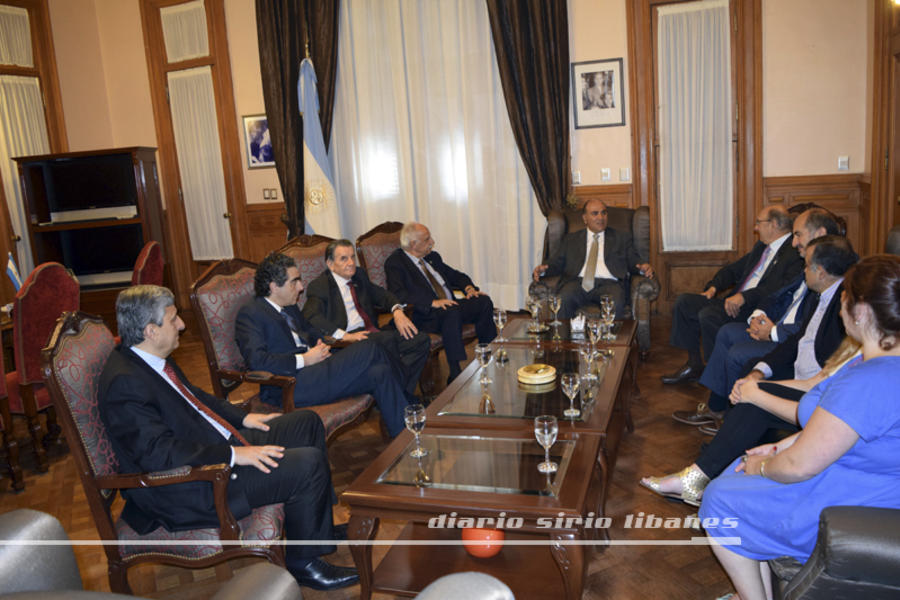Comitiva dirigencial sirio libanesa recibida por el Gobernador Juan Manzur.