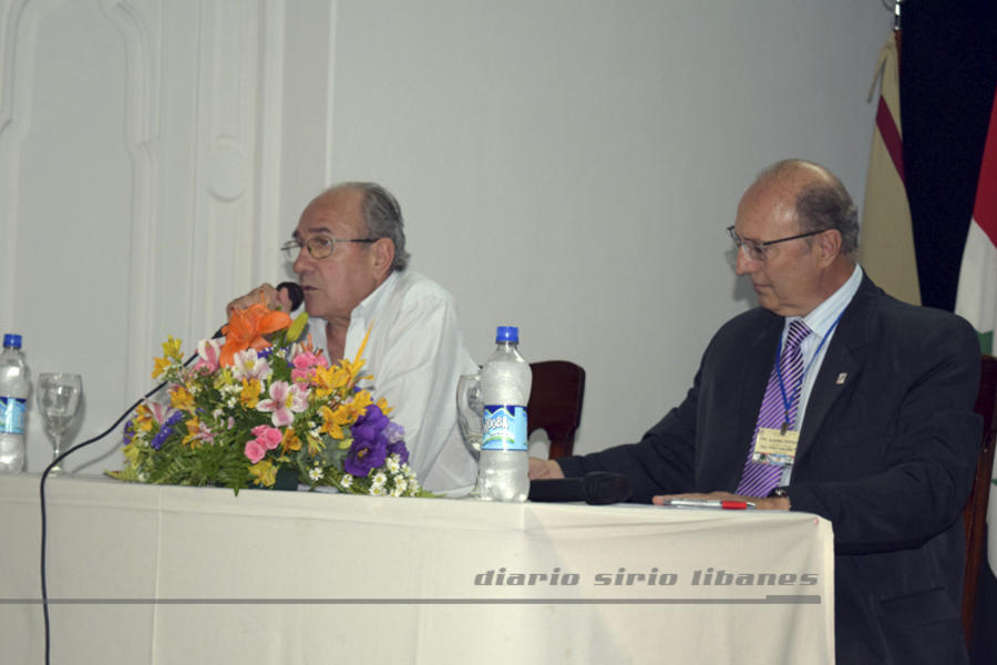 El Director de DSL, Yaoudat Brahim a cargo del panel coordinador general.
