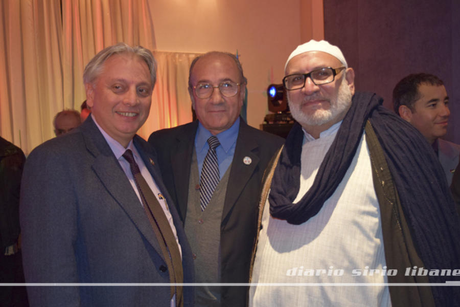 Sr. Embajador de Líbano, Antonio Andary, junto al Sheij Mohsen Alí de la Casa Para la Difusión del Islam, y Yaoudat Brahim, Director de DSL.