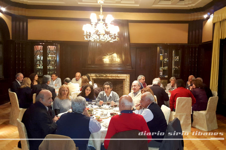 Cena en la sede Recoleta del CSLBA. Autoridades de la Comisión Directiva, junto a los catedráticos disertantes y organizadores.