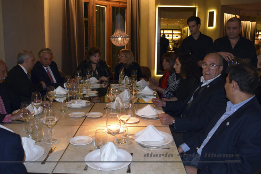 Cena en la sede Recoleta del CSLBA: embajadores de Siria, Líbano y Palestina junto a autoridades del CSLBA y de la Asociación de Beneficencia Drusa (ABD).