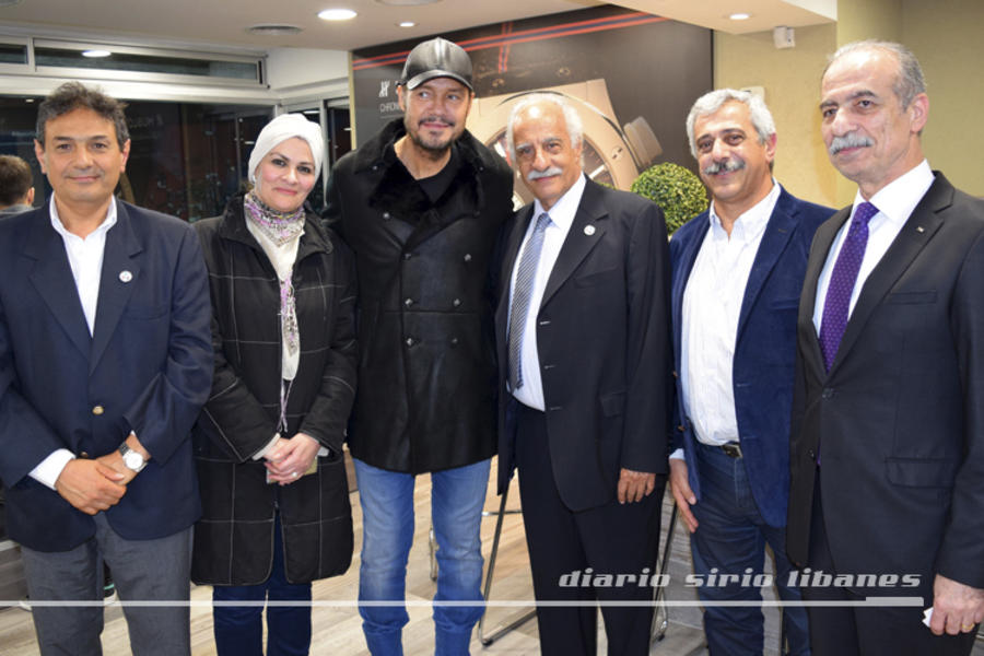 Marcelo Tinelli, Vice Presidente de CASLA, junto el Embajador Abdel Wahed y esposa, y autoridades del CSLBA.