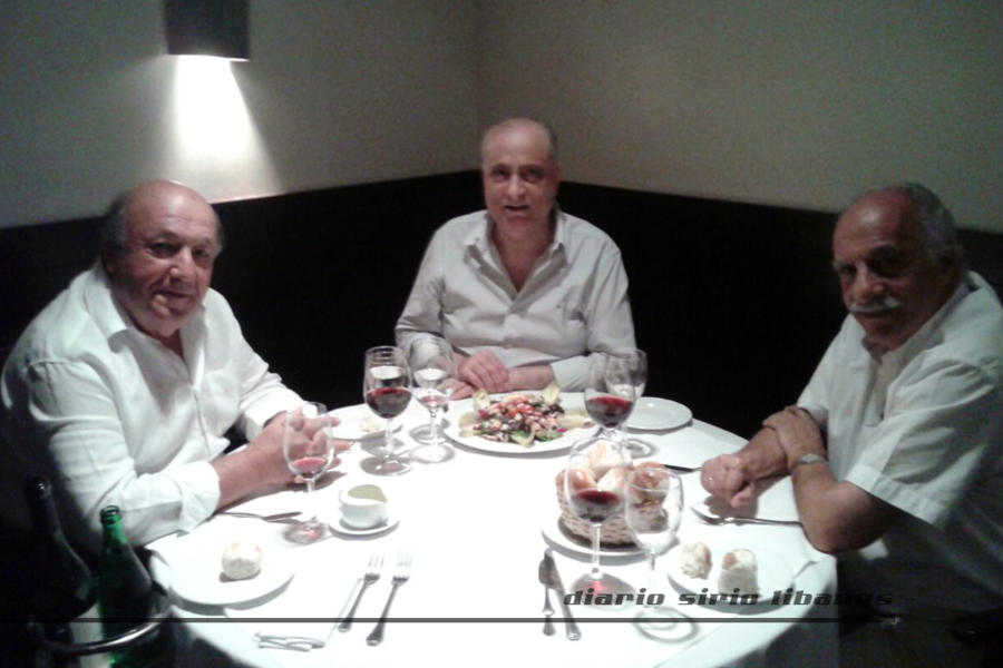 Anuar Sat en Bs. As., junto al Sr. Embajador de Siria, Hamzeh Dawalibi;y el presidente del Club Sirio Libanés de Bs. As., Adib Attie.