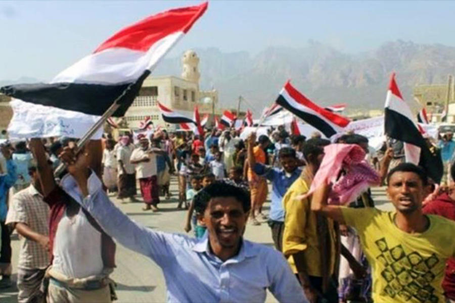 Yemeníes marchan contra la ocupación emiratí en la ciudad de Hadibu, Socotra | Mayo 7, 2018.
