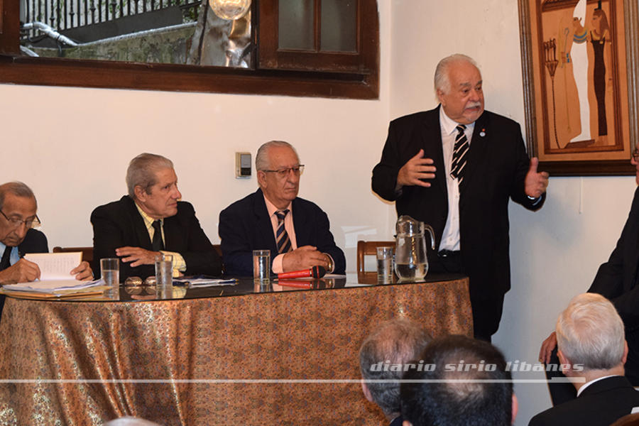 Juan Balestretti, presidente de la FAC, transmitió el fraternal saludo de las colectividades argentinas a Fearab América